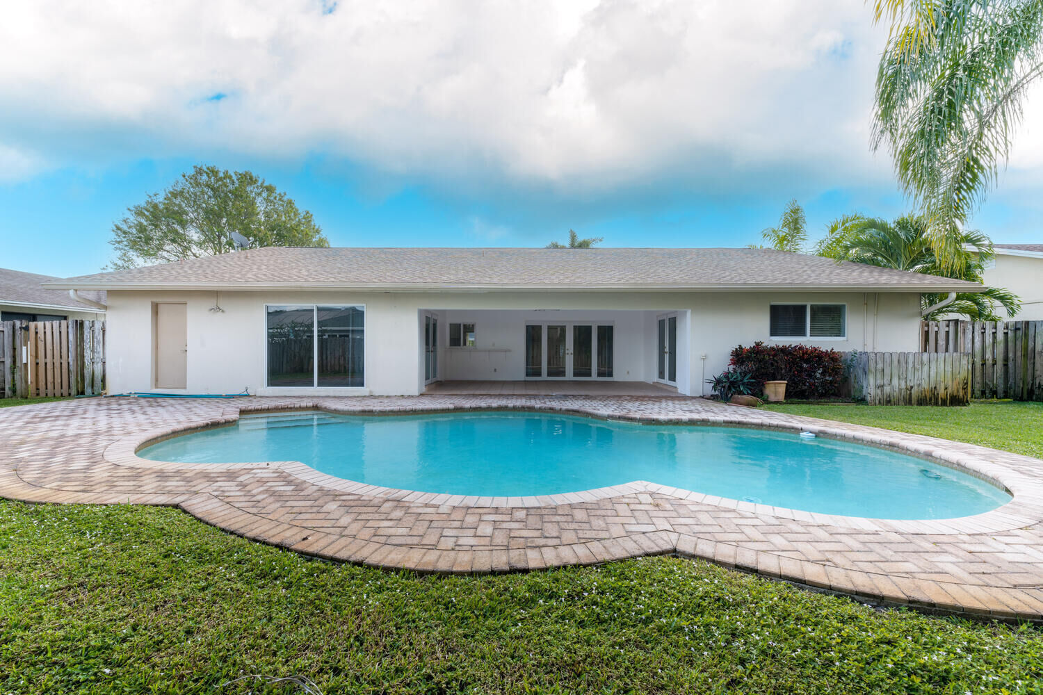 Property Photo:  4695 Brandywine Drive  FL 33487 