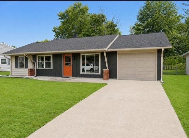 Property Photo:  204 Theresa Lane  IN 47374 