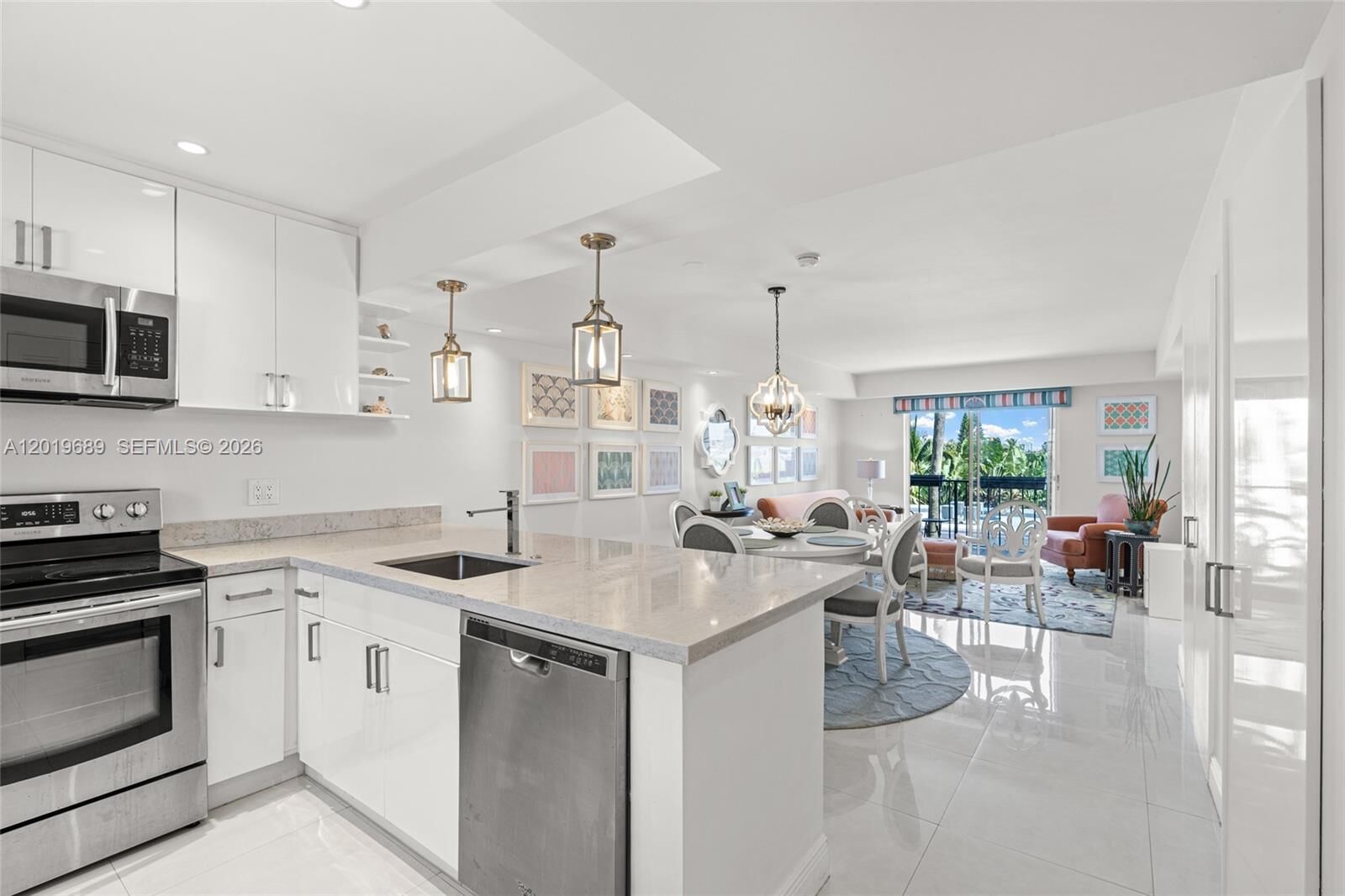 Property Photo:  855 Euclid Ave 402  FL 33139 