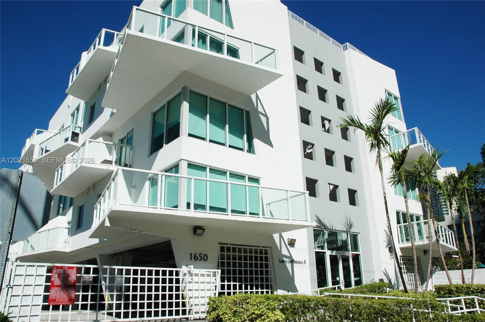 Property Photo:  1650 Brickell Ave 110  FL 33129 