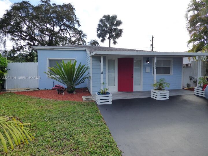 Property Photo: 2148 NE 182nd St FL 33162