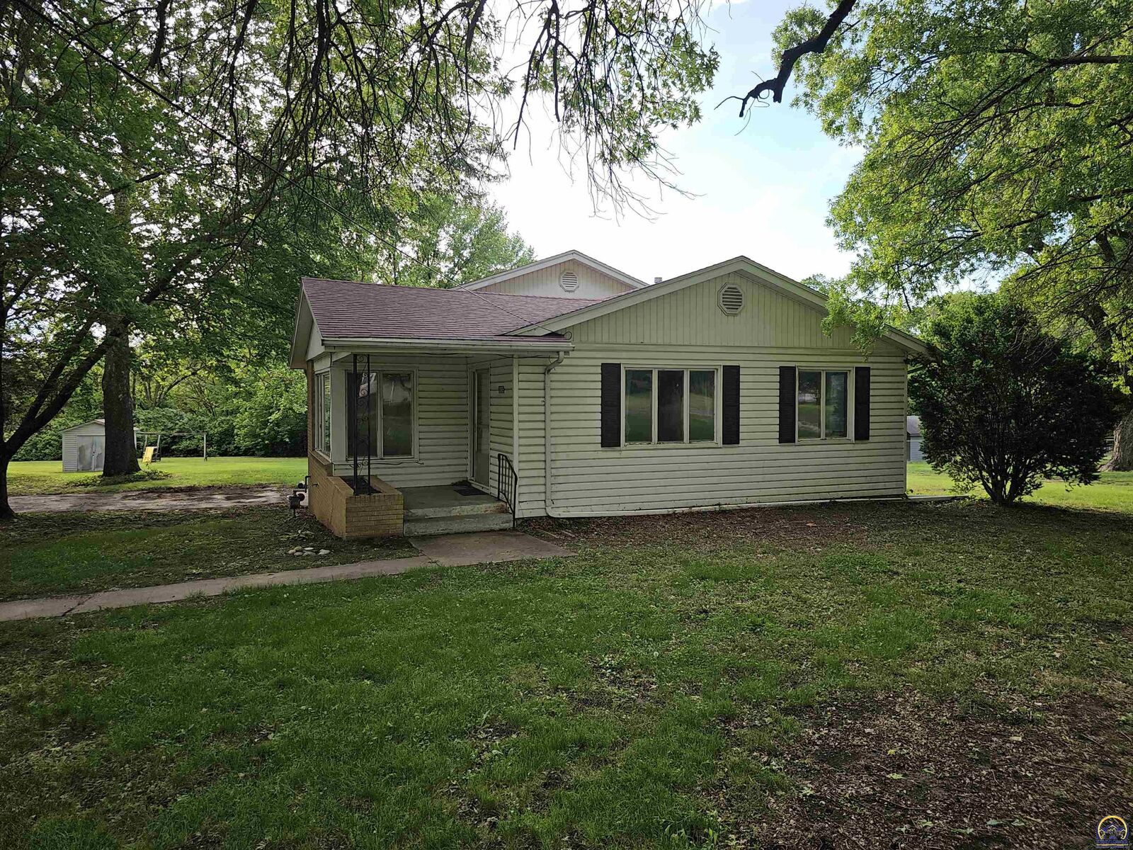 Property Photo:  3205 NW Rochester Rd  KS 66617 