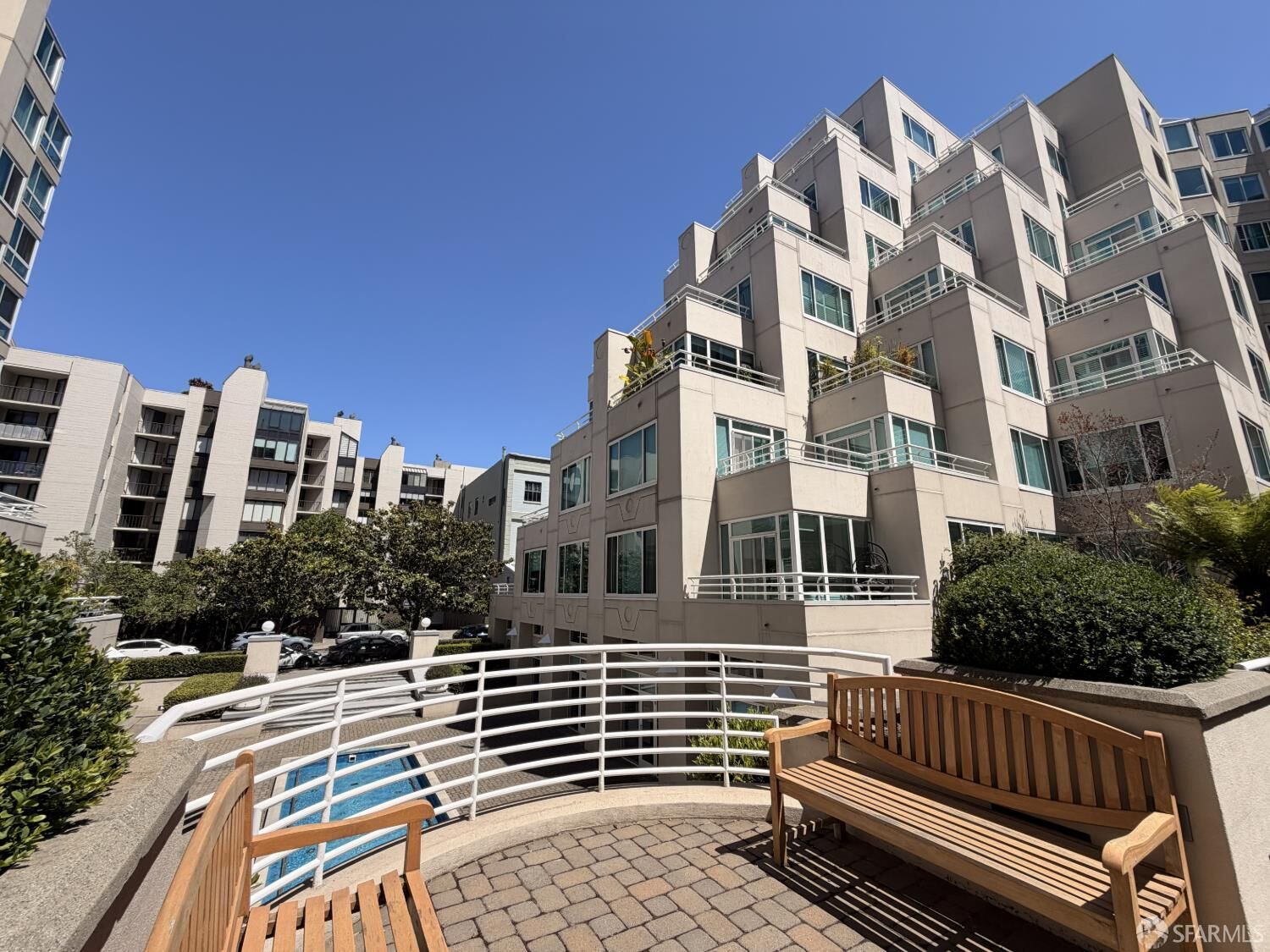 Property Photo:  220 Lombard Street 414  CA 94111 