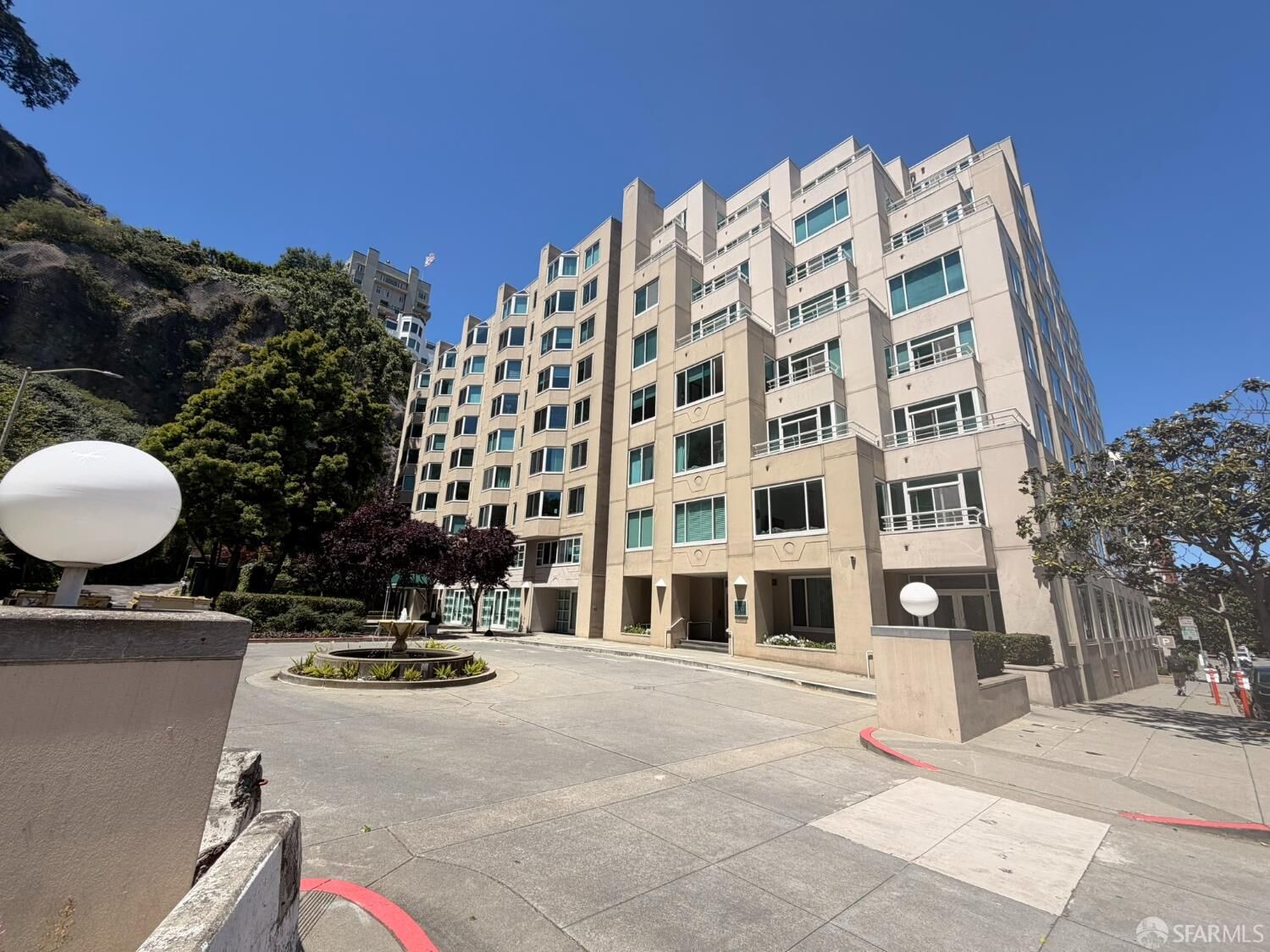 Property Photo:  220 Lombard Street 414  CA 94111 