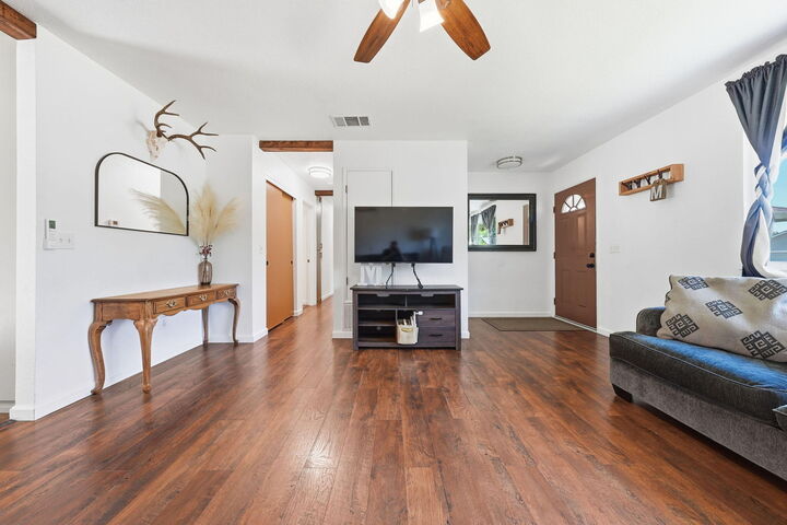 Property Photo: 2885 Iris Street CA 96007