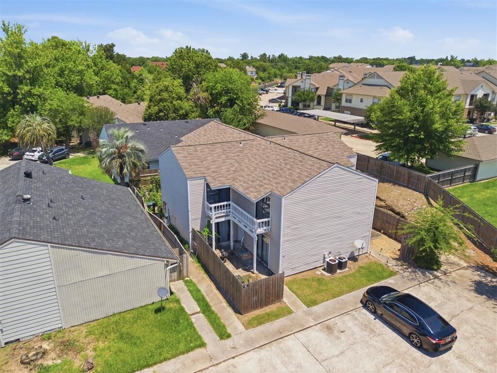 Property Photo:  1708 Fox Run Dr Drive  LA 70605 