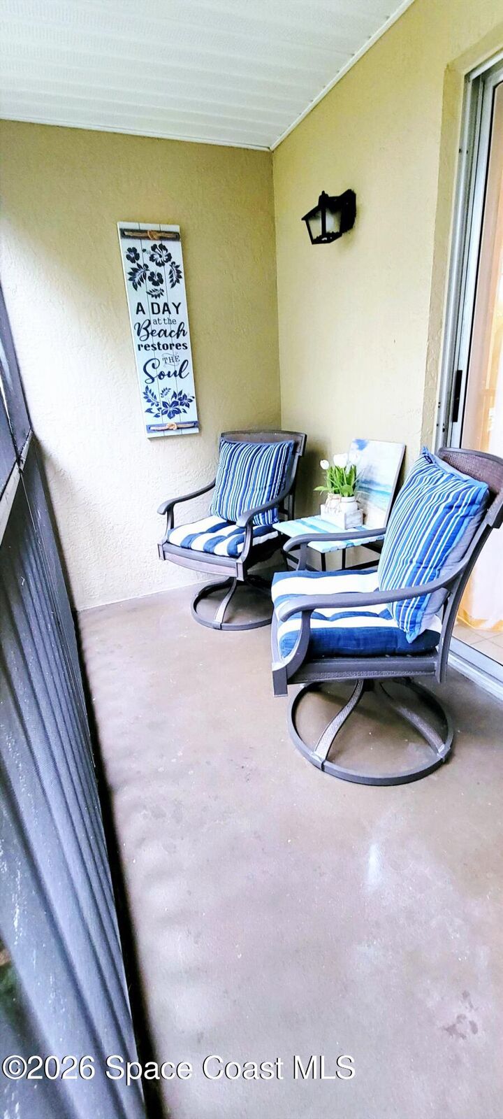 Property Photo:  1010 Pine Tree Drive  FL 32937 
