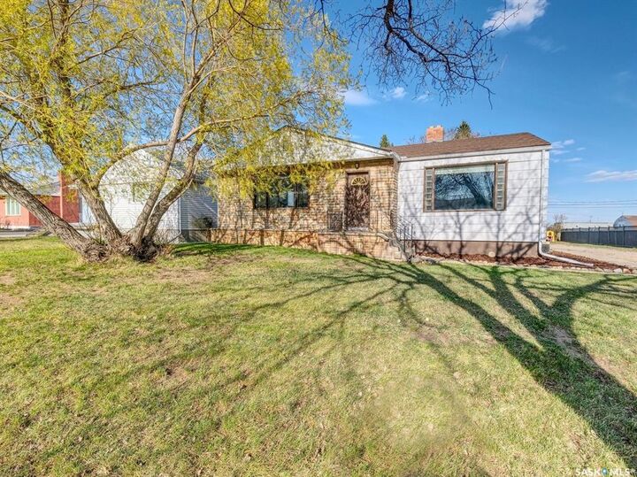 Property Photo:  304 Young Street  SK S0L 2V0 