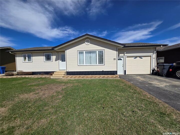 15 Mackenzie Drive — photo 1