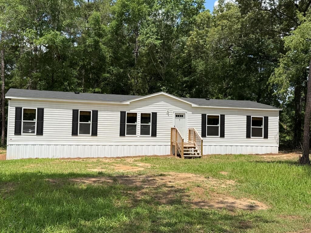 Property Photo:  223 York  AL 36303 