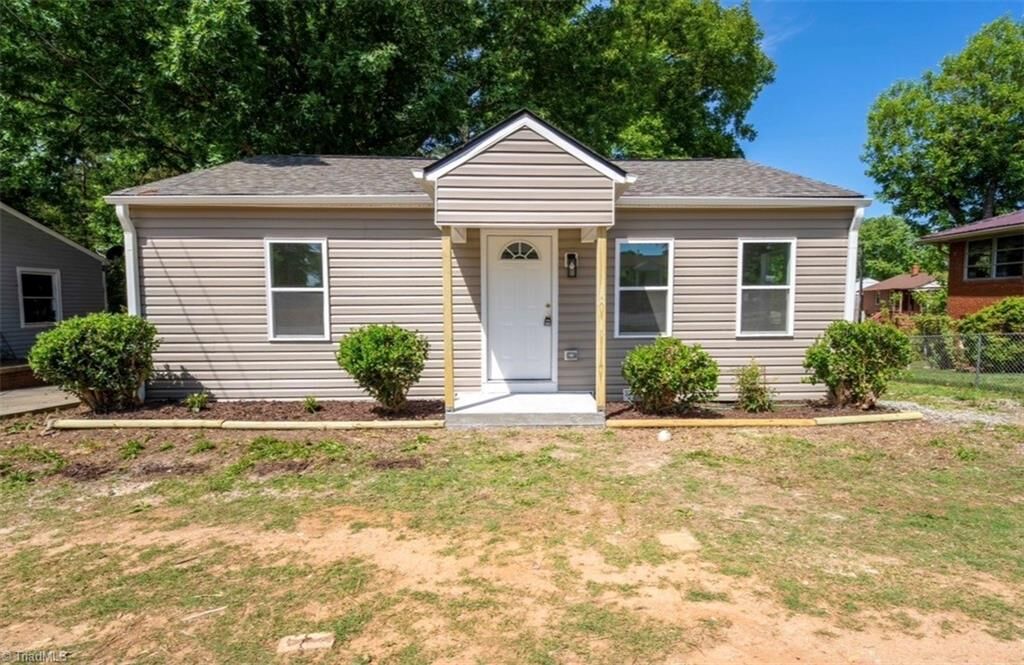 Property Photo:  1604 Brentwood Street  NC 27260 