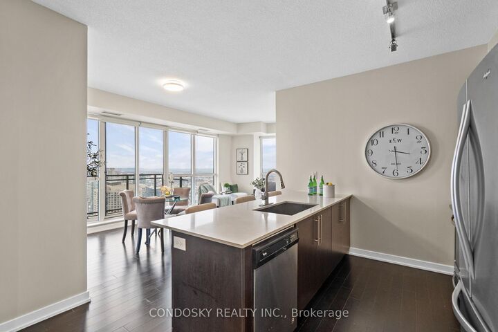 Property Photo: 510 Curran Place 4109 ON L5B 0J8
