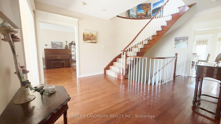 Property Photo: 136 Worth Boulevard ON L4J 7V5