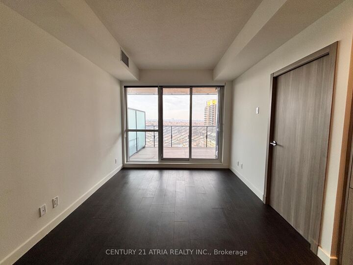 Property Photo: 27 McMahon Drive 1211 ON M2K 0J2