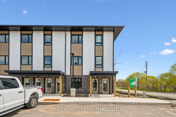 Property Photo:  465 Garafraxa Street W 2  ON N1M 1C6 