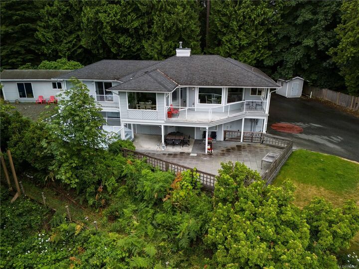 Property Photo:  5650 Alder Way  BC V9T 5N4 