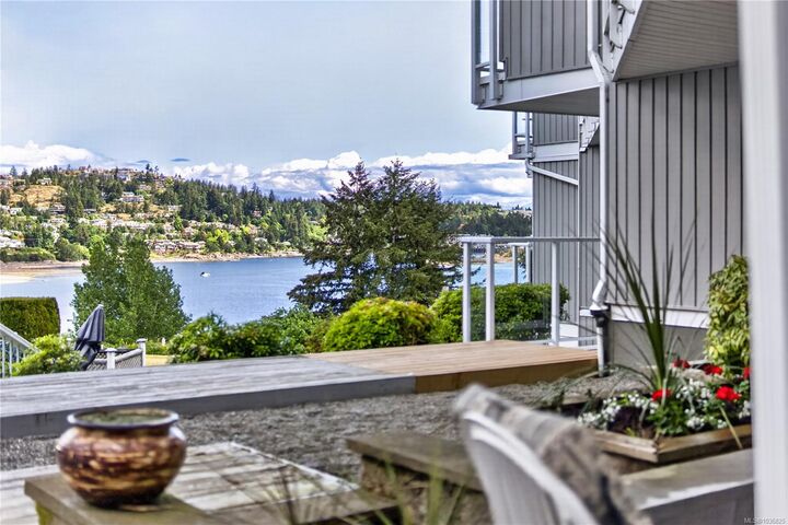 Property Photo:  2560 Departure Bay Rd 310  BC V9S 5P1 