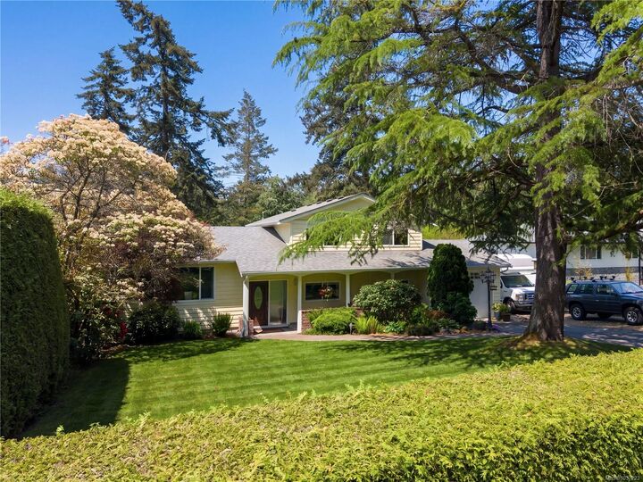 Property Photo:  3405 Rolston Cres  BC V8Z 4P2 