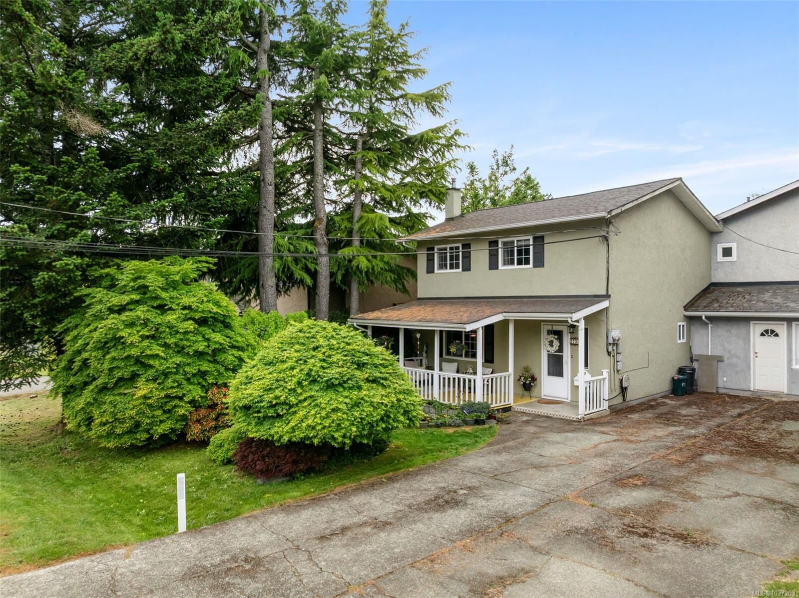 Property Photo: 2738 Whitehead Pl BC V9B 4T7