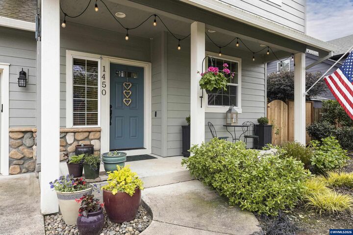 Property Photo:  1450 NE Kerry Ct  OR 97128 