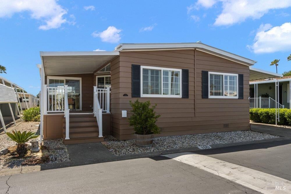 Property Photo:  300 East H Street 100  CA 94510 