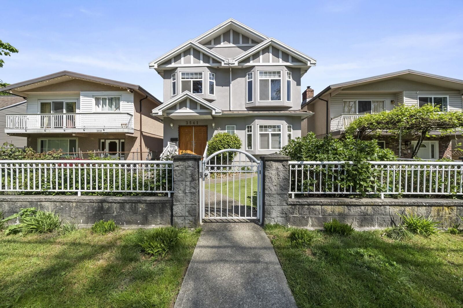Property Photo: 3541 Adanac Street BC V5K 2P6
