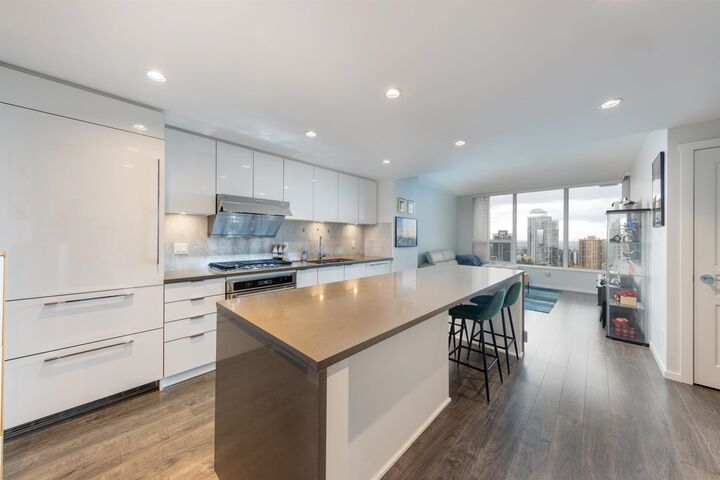 Property Photo:  5883 Barker Avenue 2805  BC V5H 0G4 