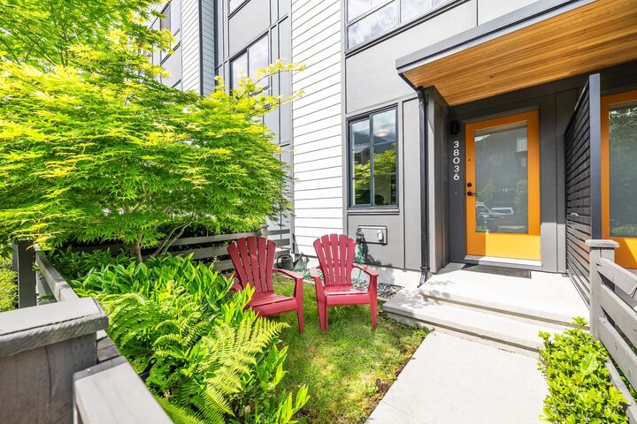 Property Photo:  38036 Keel Way  BC V8B 2A1 