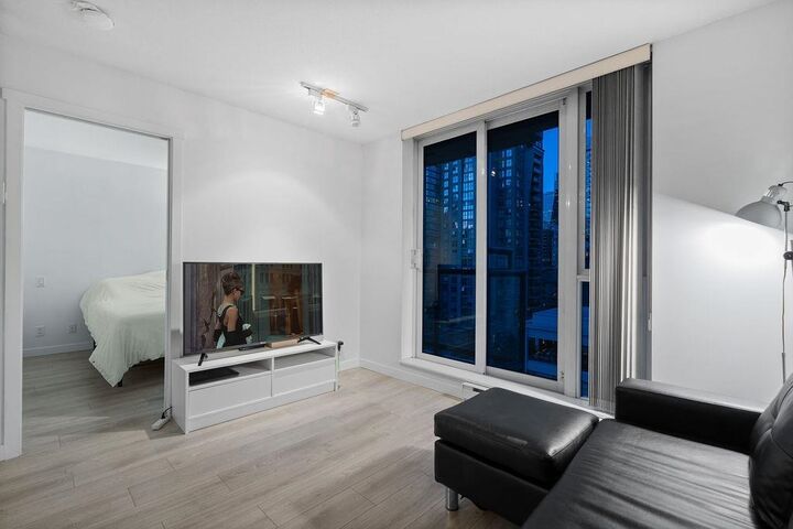 Property Photo: 1010 Richards Street 1103 BC V6B 1G2