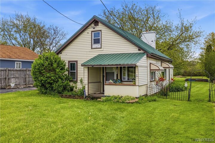 Property Photo:  6129 Lockport Road  NY 14305 