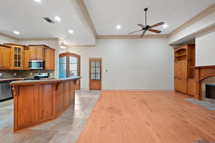 Property Photo:  10655 Woodland Oaks  LA 70809 