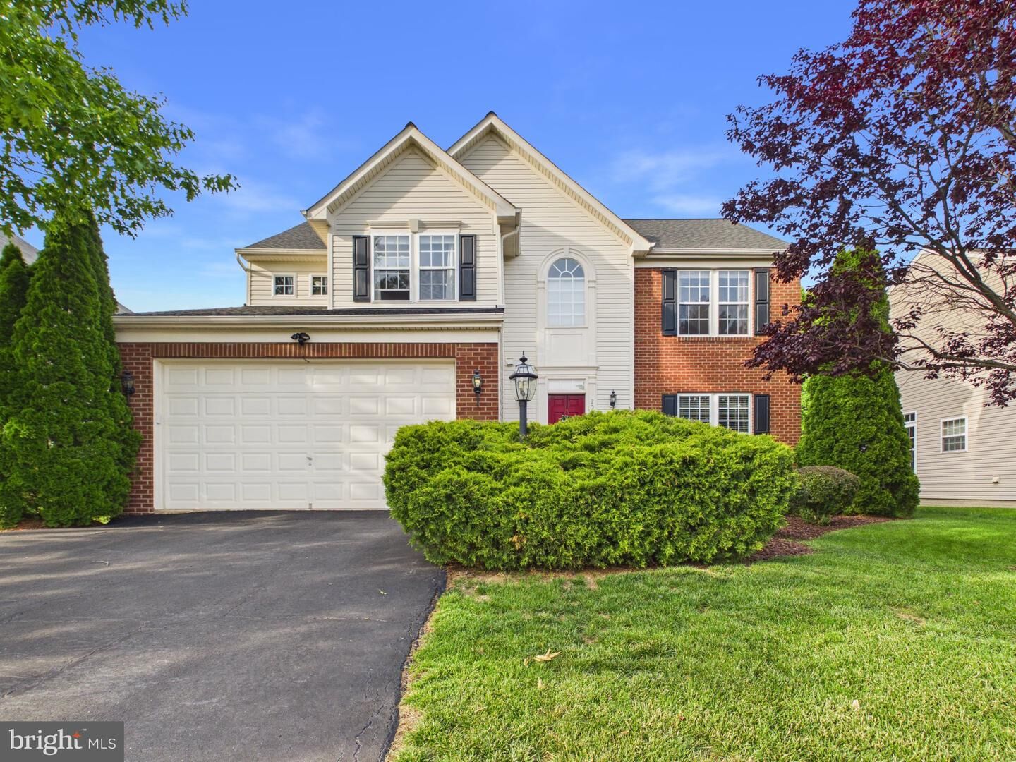 Property Photo:  25230 Mastery Place  VA 20105 