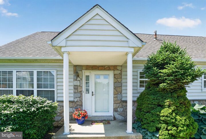 Property Photo:  4201 Chatham Circle  PA 19014 