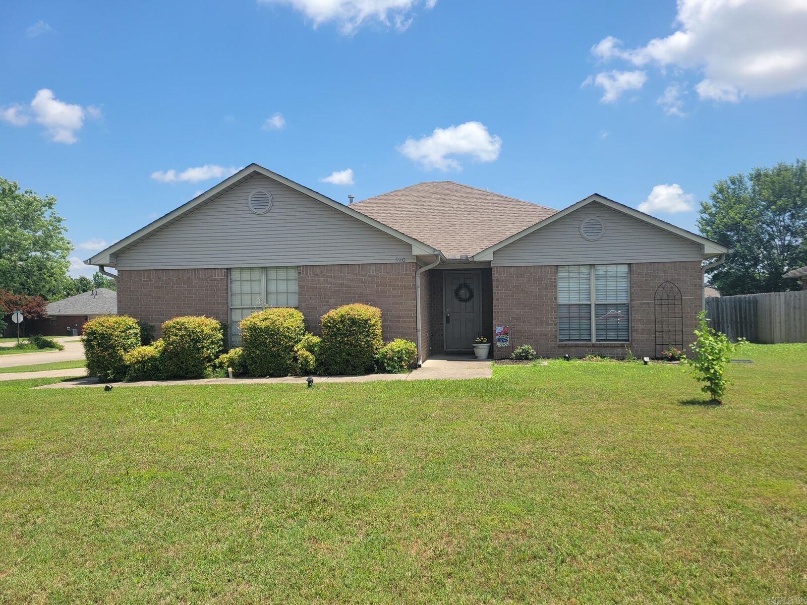 Property Photo:  920 Crestliner Dr  AR 72034 