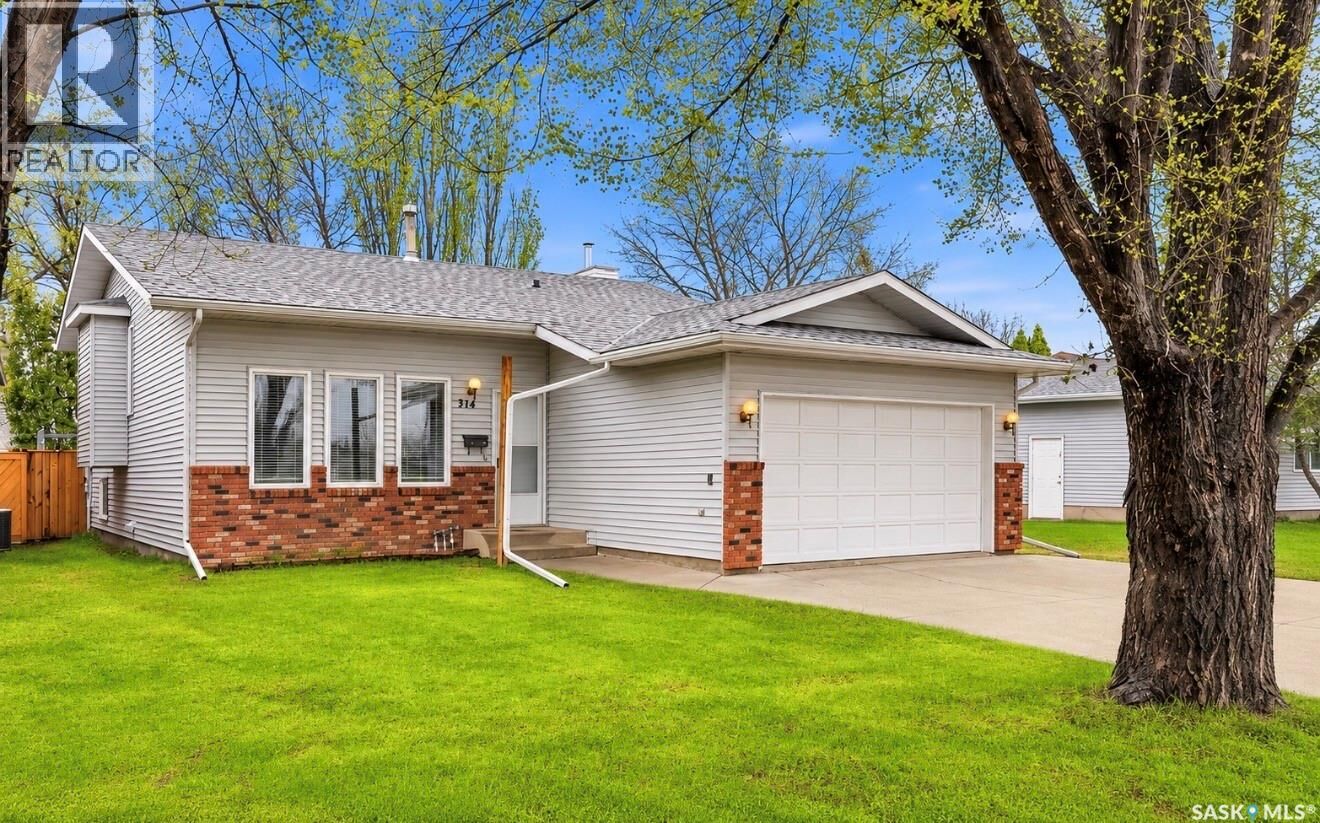 Property Photo:  314 Waterbury Road E  SK S7J 4T9 