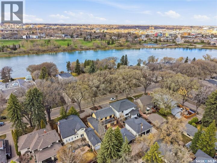 Property Photo: 208 Saskatchewan Crescent W SK S7M 0A5