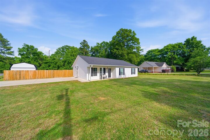 Property Photo: 5694 Hillsdale Drive SC 29714