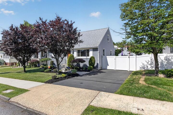 Property Photo:  49 S 2nd Street S  NJ 08863 