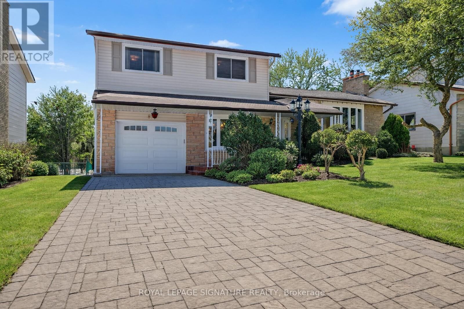 Property Photo: 897 Pembridge Crescent ON K7M 6C6