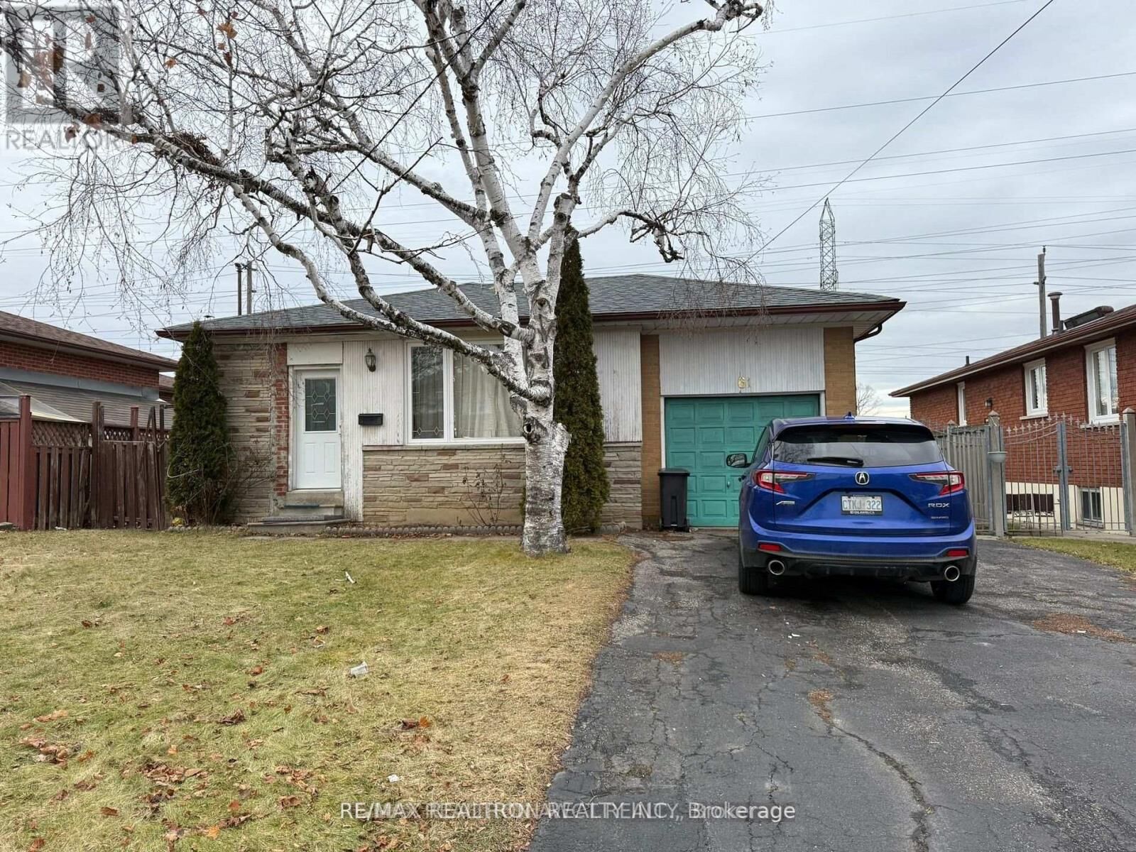 Property Photo:  61 Wilmont Drive  ON M3N 1N5 