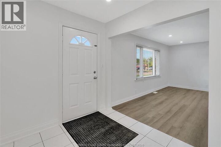 Property Photo:  6633 Wyandotte Street  ON N8S 1P5 