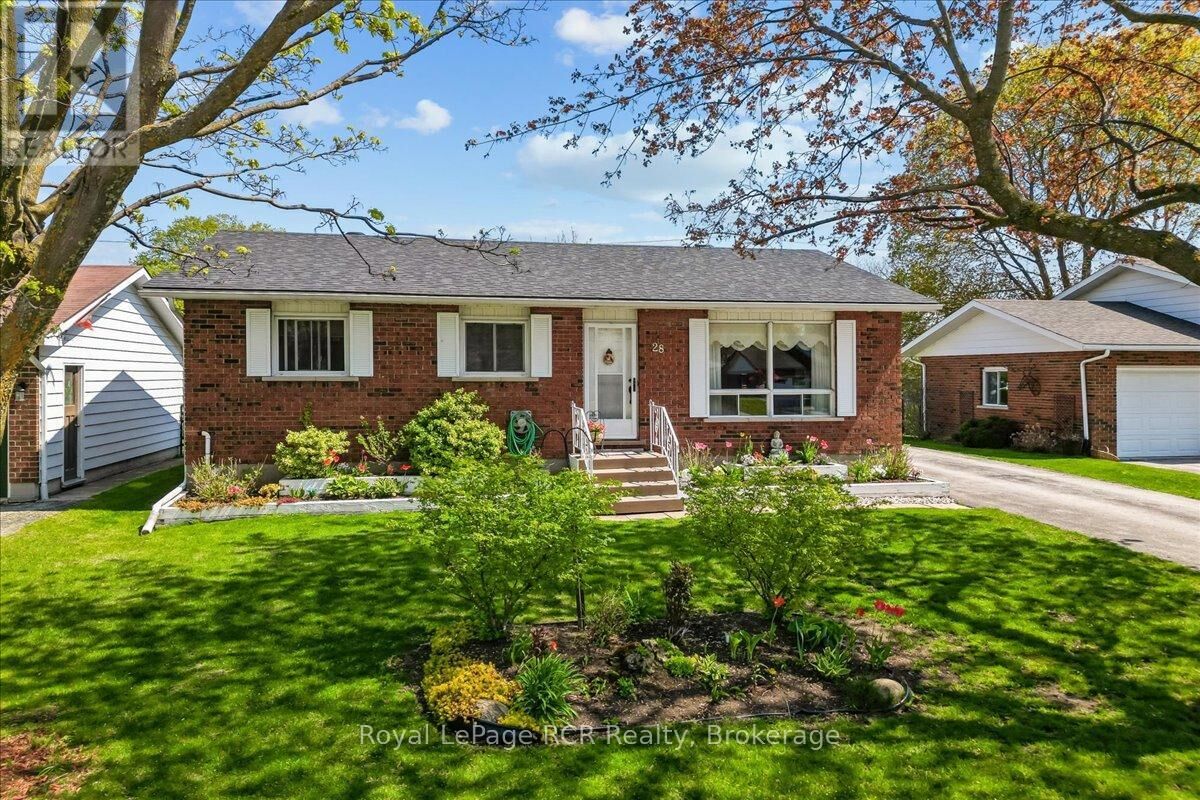Property Photo:  28 Centennial Ht Court  ON N4L 1E5 