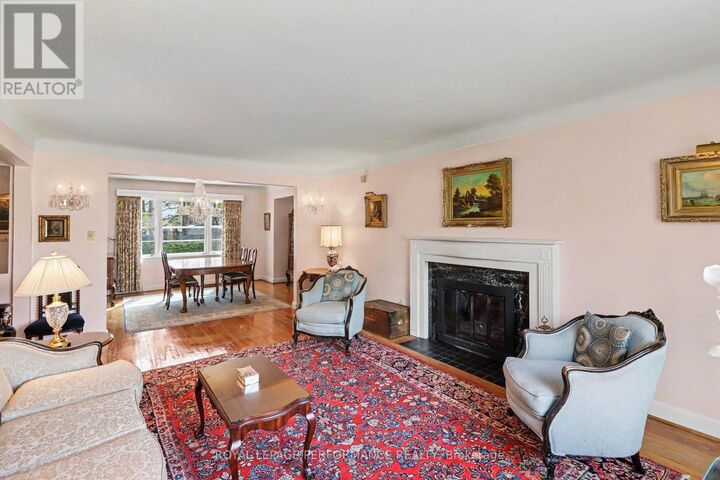 Property Photo:  2253 Alta Vista Drive  ON K1H 7L9 