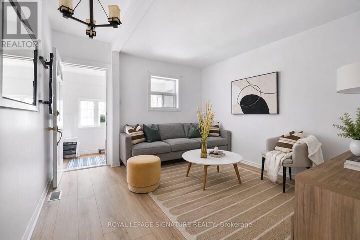 Property Photo: 13 Auburn Avenue ON M6H 2L6