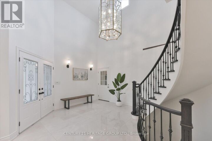 Property Photo: 22 Tannery Court ON L4C 7V4