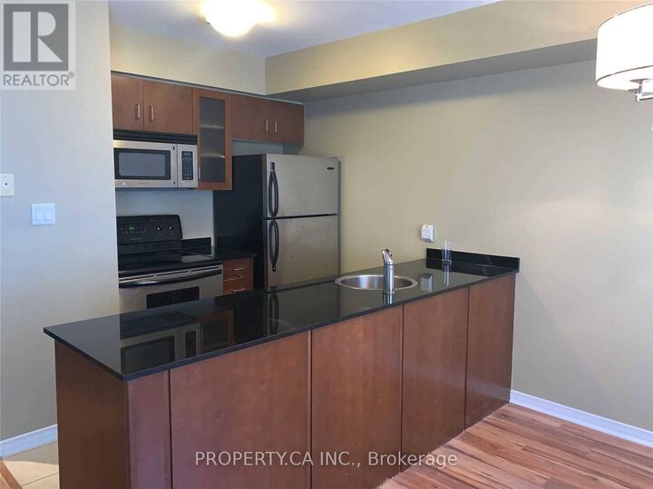 Property Photo:  46 Western Battery Road 829  ON M6K 3P1 