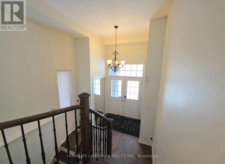 Property Photo:  41 Mansard Drive  ON L4E 0L7 