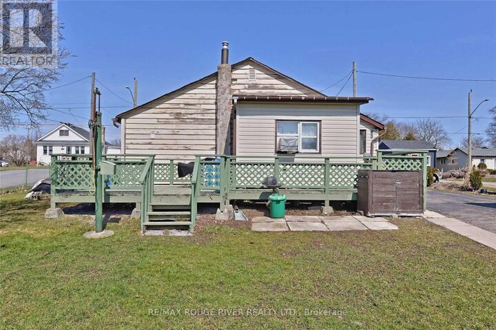 Property Photo:  24 Hunt Street  ON L1C 2W7 