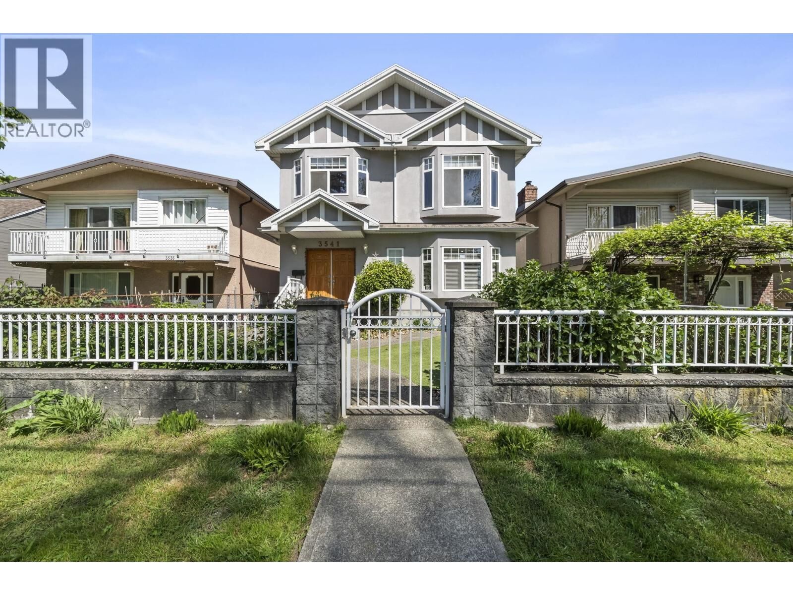 Property Photo:  3541 Adanac Street  BC V5K 2P6 