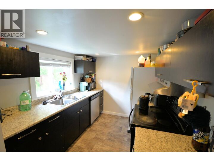 Property Photo:  905 La Salle Avenue  BC V2L 4J4 